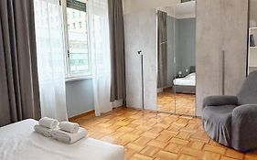 Corso Buenos Aires Apartment ****